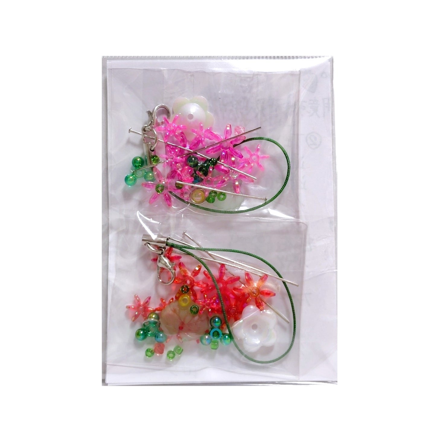 春のおとずれ 苺のストラップのキット(赤・ピンク)2個入り B-2117