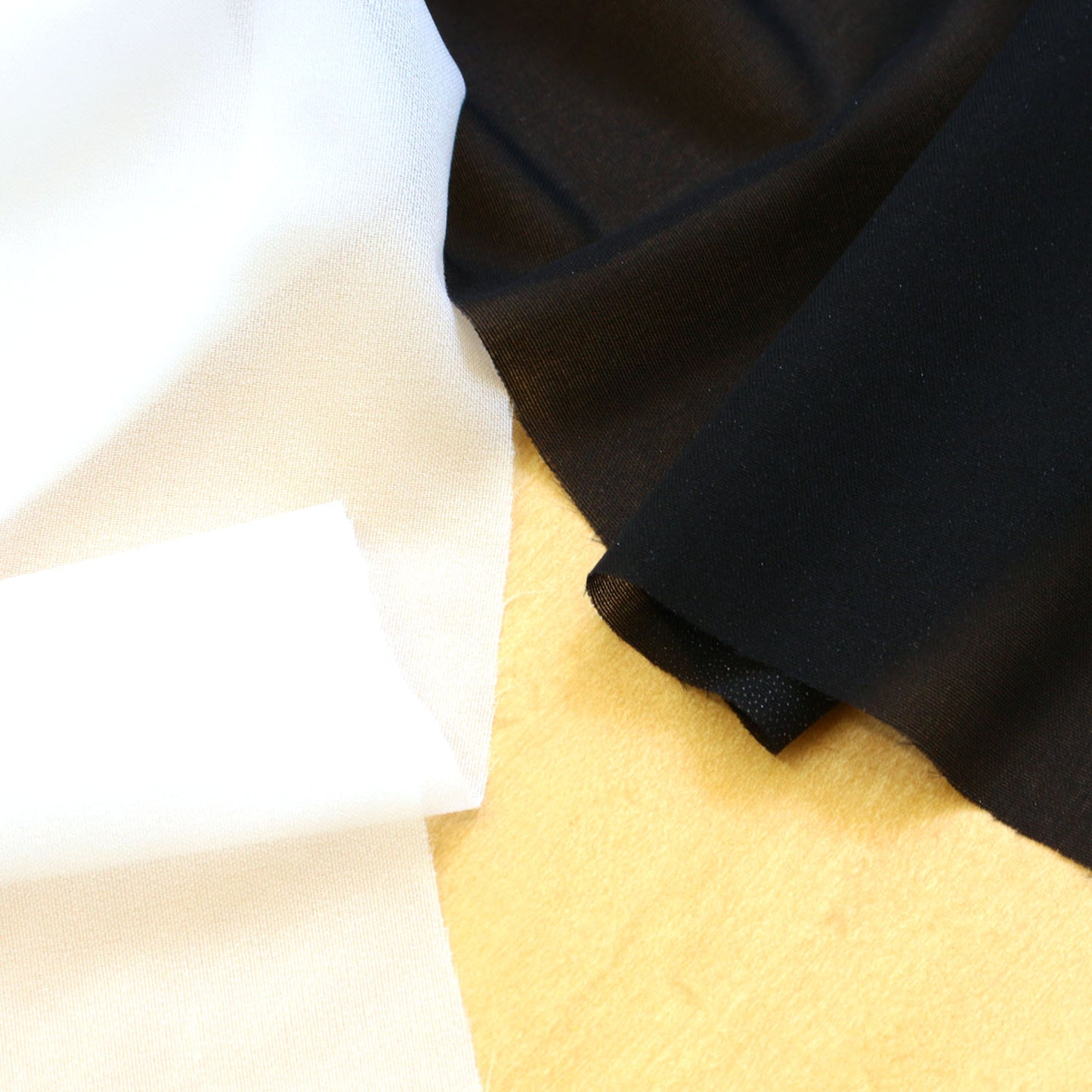 オルヌマンWF織物接着芯シリーズ｜やわらか・ふつう 白/黒（30W／30B／50N-W／50N-B）