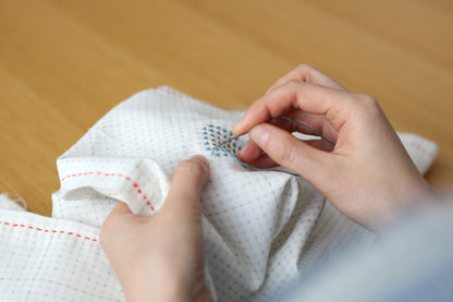 DARUMA ダルマ 刺し子糸〈細〉 8色カスリ カード巻き DRM2400-501 紙ふうせん