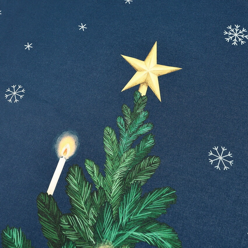 クリスマスツリーとサンタクロース タペストリーパネル カットクロス（オフホワイト／ネイビー）108×70cm