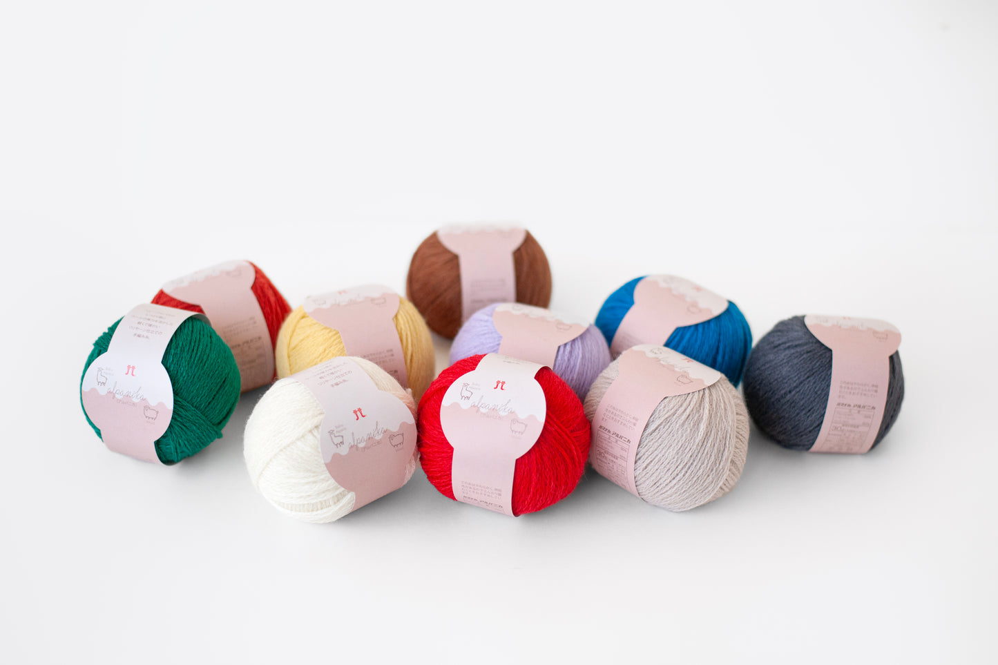 ハマナカ アルパニカ 並太毛糸 No.001 ベビーアルパカ50% ウール50% 30g玉巻（約140m）